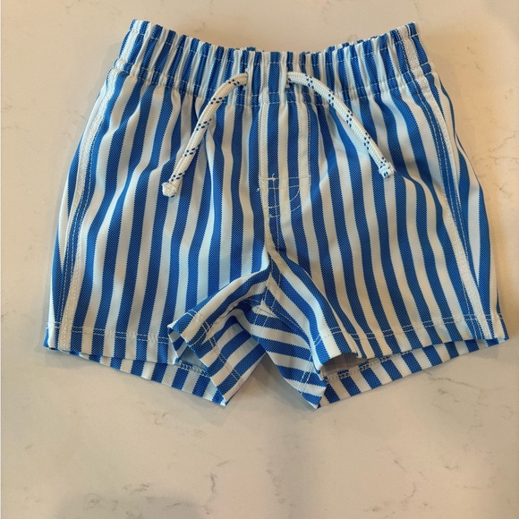 Baby Gap swim shorts size 6-12 months - Picture 1 of 2